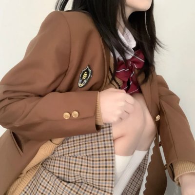 蓝色嘴巴的脸